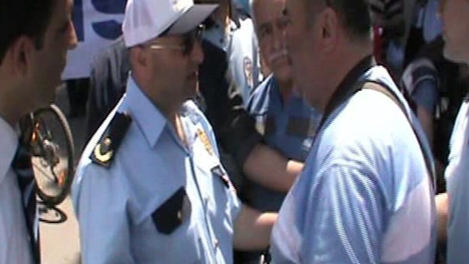 Polis "biber gazı zararlı" dedi