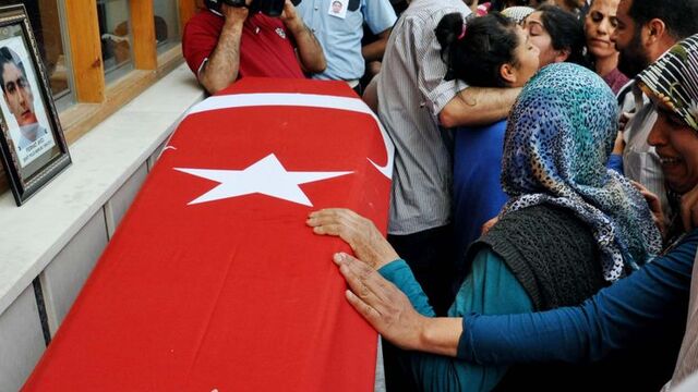 Şehit polis gözyaşlarıyla uğurlandı