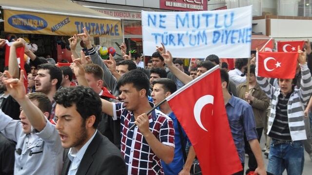 Sakarya'da ülkücüler yürüdü