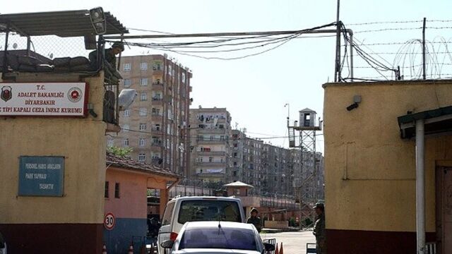 Tutuklu vekillere ziyaret