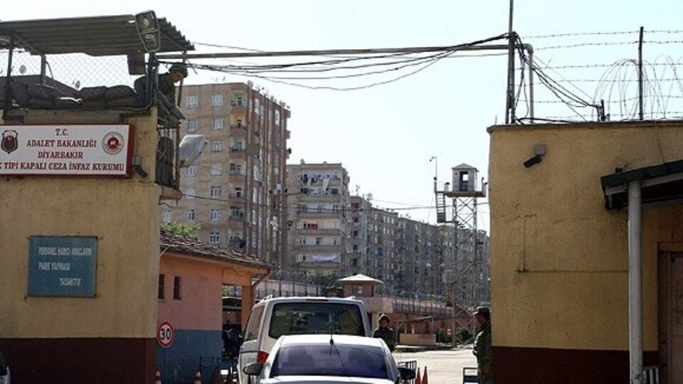 Tutuklu vekillere ziyaret