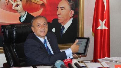 Oktay Vural Justin Bieber'a çattı