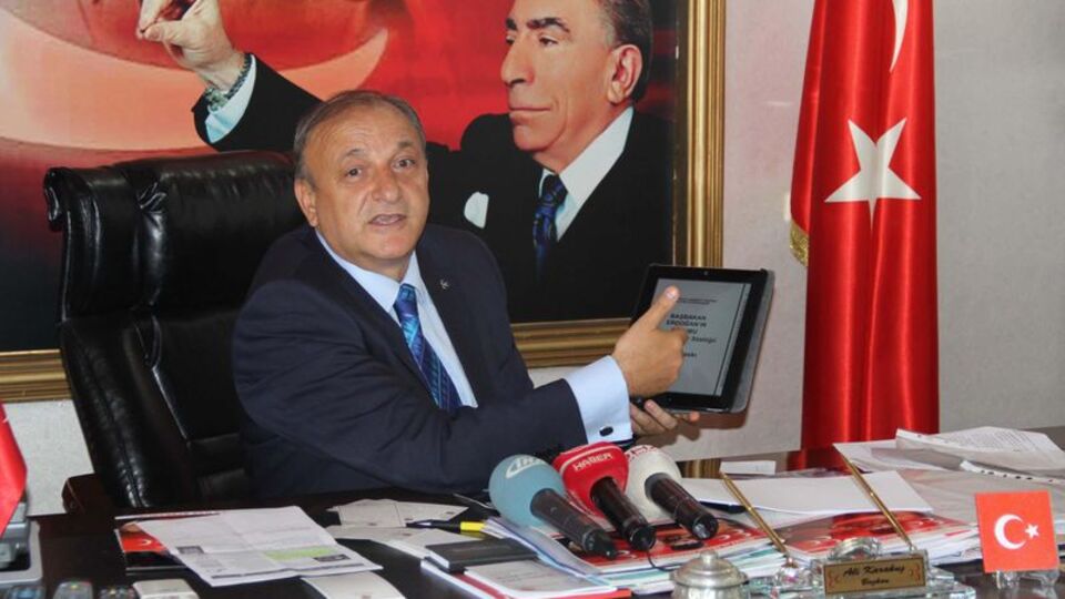 Oktay Vural Justin Bieber'a çattı