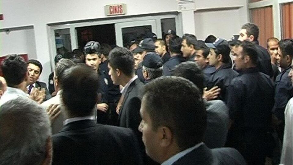 'Akil'lere protesto