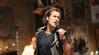 "Bir yanımızda Das Kapital bir yanımızda Kur'an vardı"