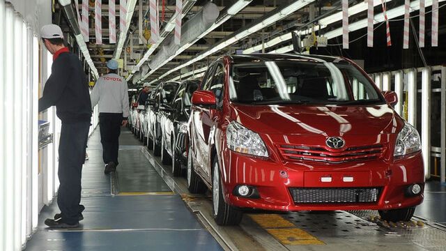 Toyota'dan üretime 8 gün ara!