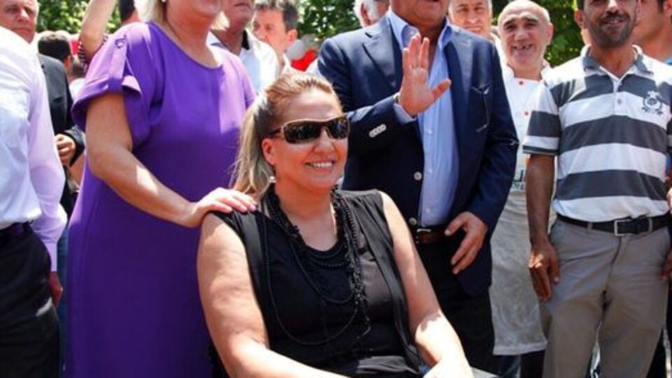 Tekerlekli sandalyeler teslim edildi