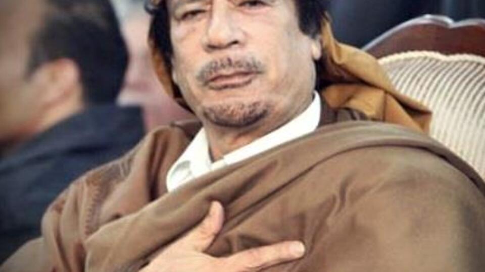 Kaddafi ile çalışan herkese siyasi tecrit