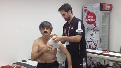 Üçlü çektirirken sakatlandı