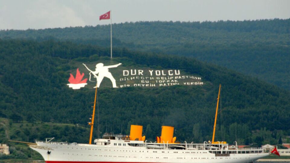 Savarona Çanakkale Boğazı'nda