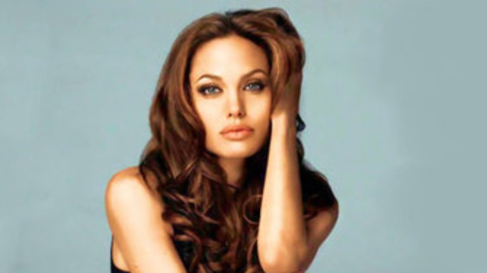 Angelina Jolie uzmanları ikiye böldü