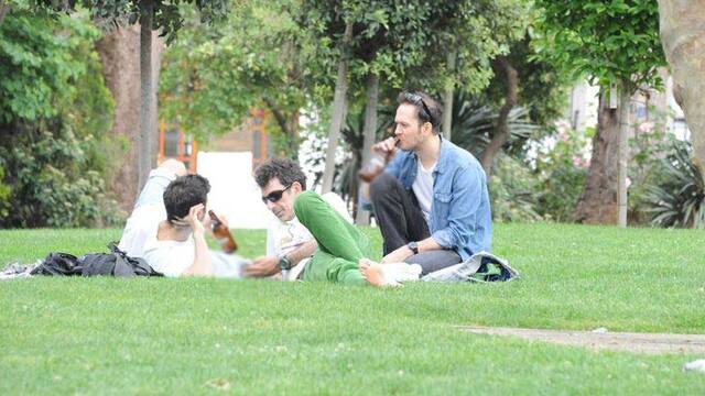 Parkta bira keyfi