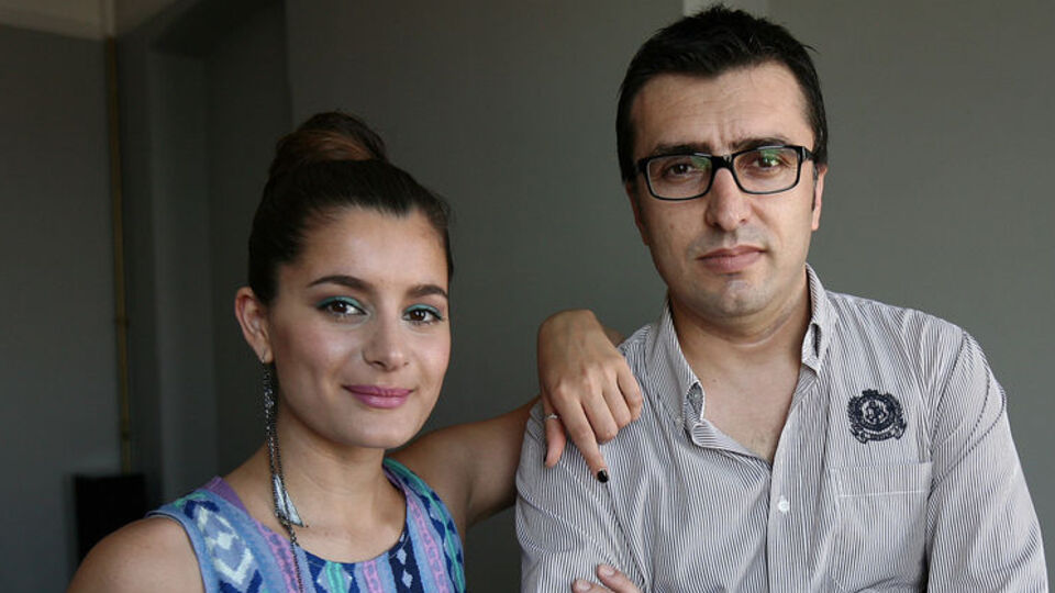 "Aşksız yaşarım sevgisiz yaşayamam"