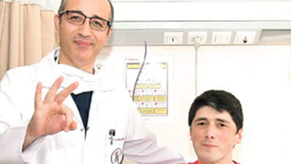 Sarı lacivert dikiş!