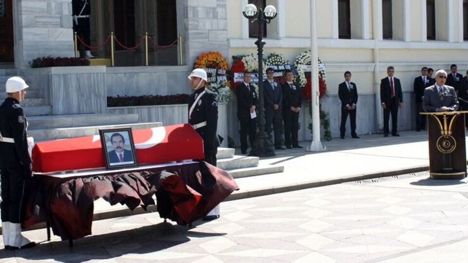Hayri Kozakçıoğlu son yolculuğuna uğurlandı