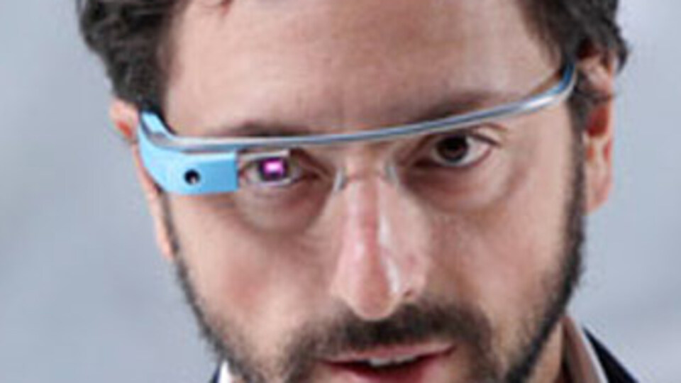 Sadece göz kırpmak yeter!