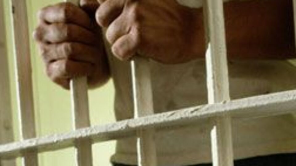 Çocuk mahkumlara işkence iddiası!