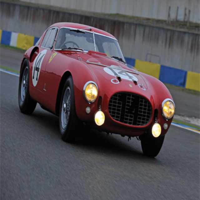 Ferrari rekor fiyata satıldı!