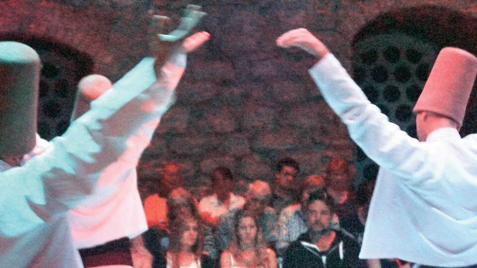 'Mevlevi ayinleri şov değildir'