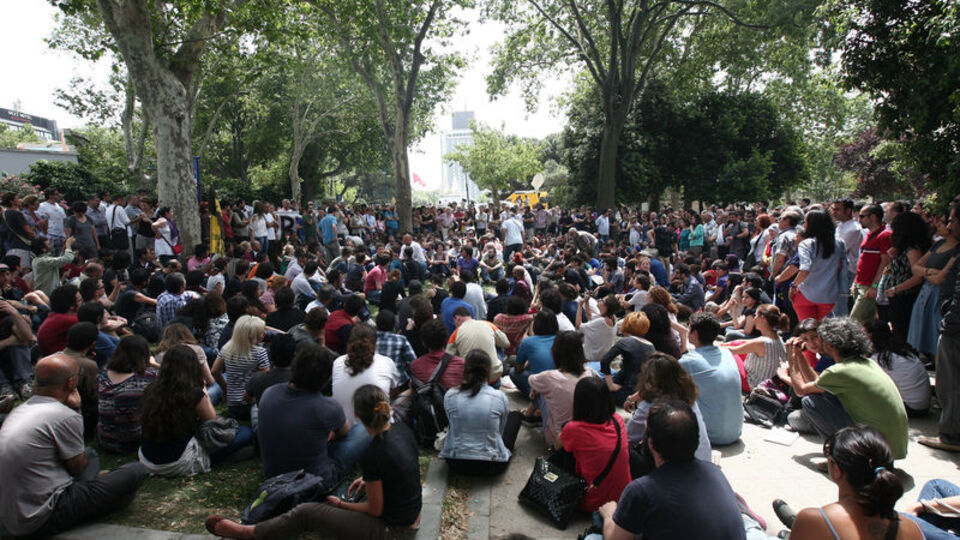 Taksim'de kalabalık arttı