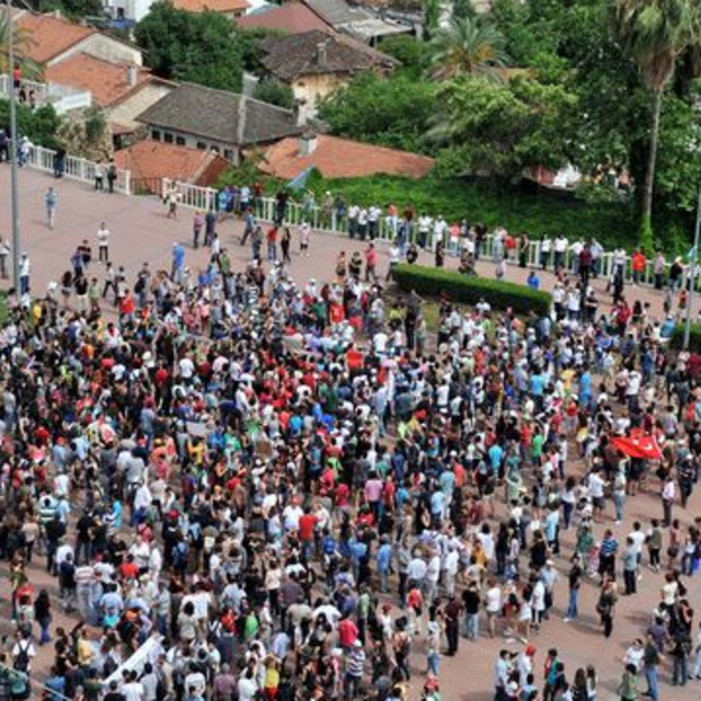Gezi gerilimi otelleri vurdu!
