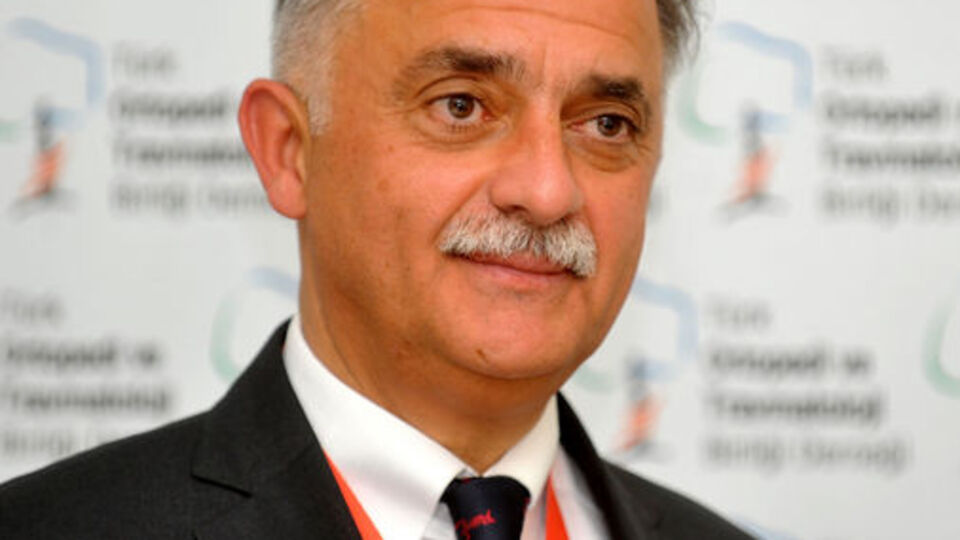 Türk profesörün kitabı literatüre girdi!