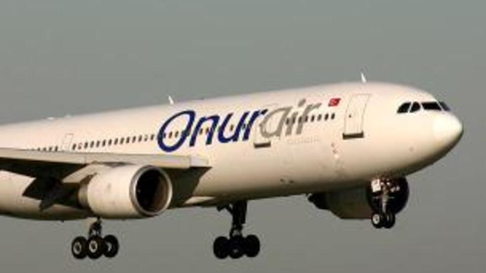 Onur Air Batman'a ilk uçuşunu yaptı