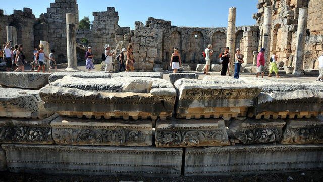 Perge Antik Kenti ziyarete açılacak!