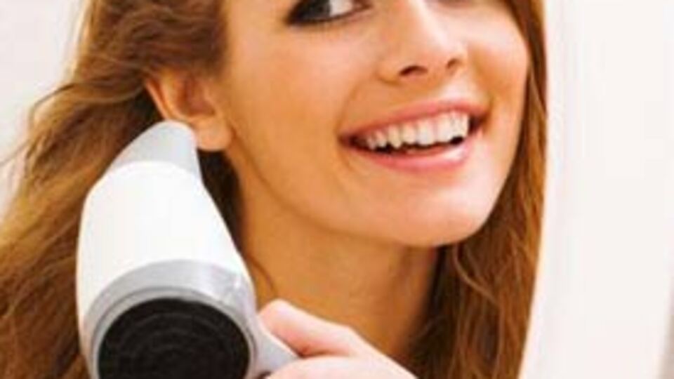 Saç kurutma makinesi kullanırken dikkat!