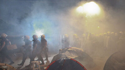 Polis Gezi Parkı'na girdi
