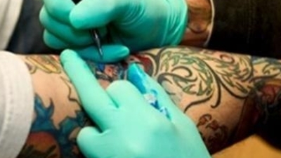 Dövme yaptırırken bir kez daha düşünün!