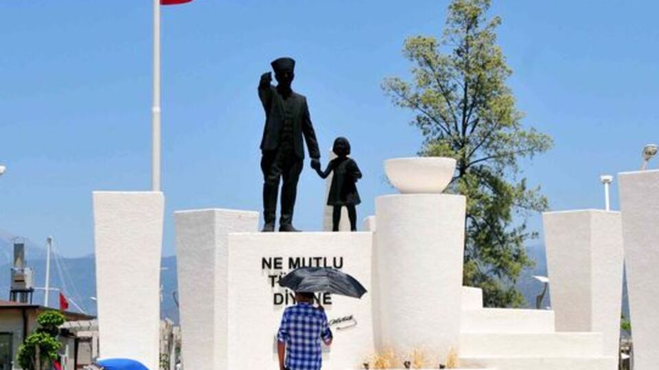 Onlar da 'duruyor'