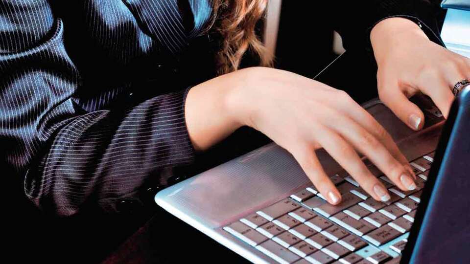 Sosyal medyada düzenleme özgürlükleri kısıtlar mı?