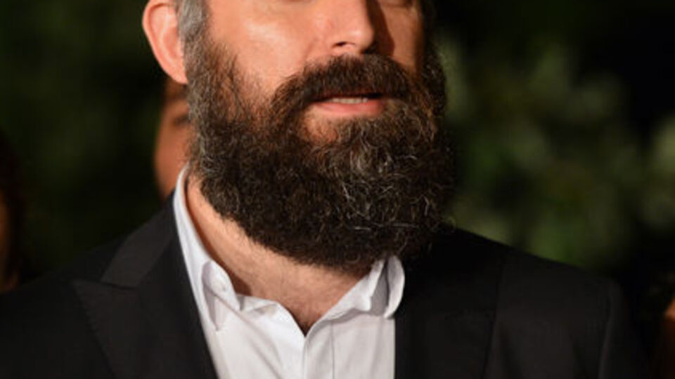 Kadınlar "kel ve gür sakallı" seviyor