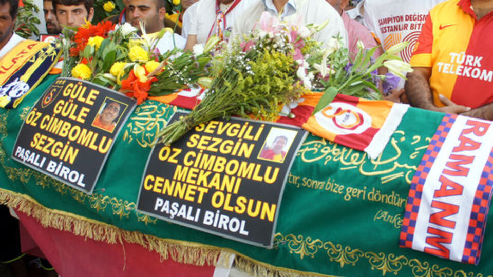 Özcimbomlu son yolculuğuna uğurlandı