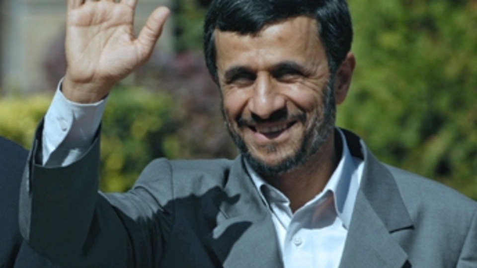 Ahmedinejad Moskova'da Putin'le görüşecek