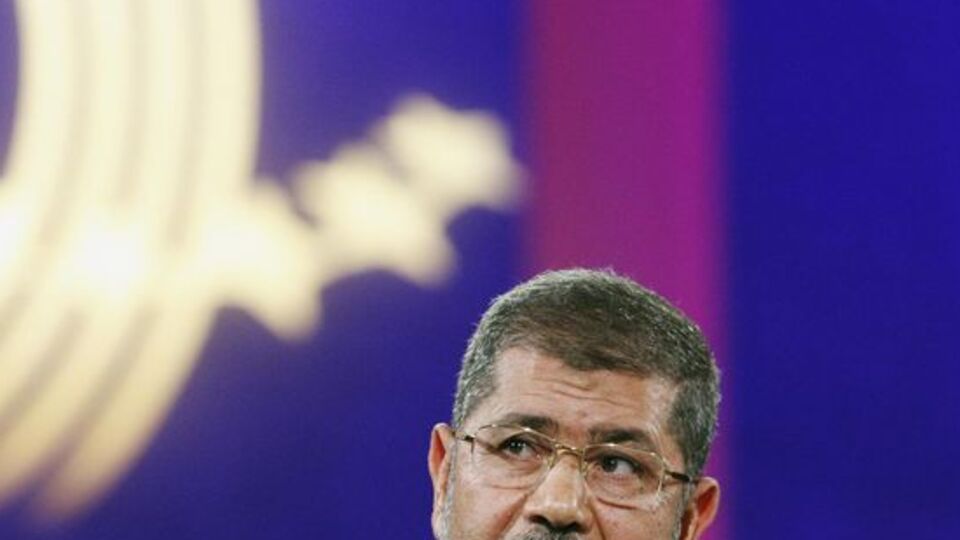 Mursi'ye istifa çağrısı