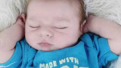 Dünyanın ilk kusursuz bebeği doğdu!