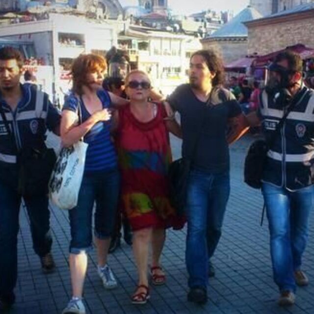 Taksim'de gözaltına alınanlar için ek süre