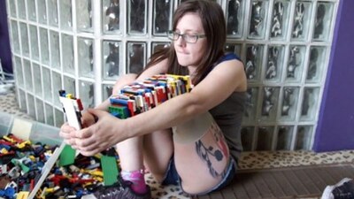 Lego parçalarından takma bacak yaptı