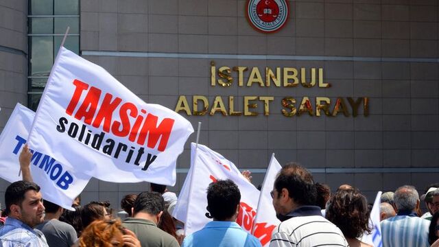 Taksim Dayanışması'ndan 'gözaltı' protestosu