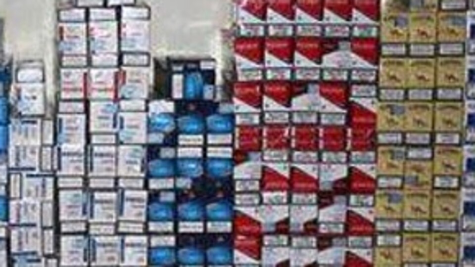 Antalya'da kaçak sigara operasyonu