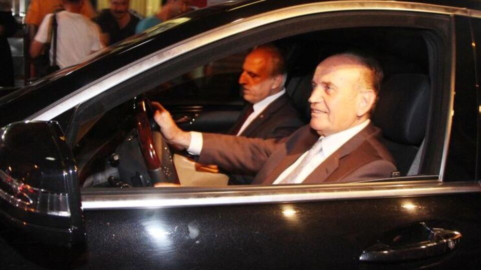 Topbaş, şoförünü indirip direksiyona geçti