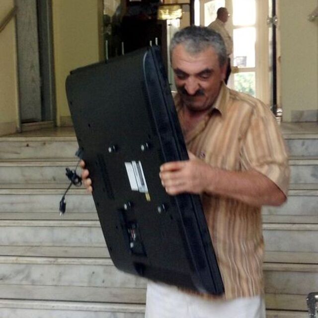 Başkan Akaydın'ın makam odasındaki eşyalara haciz