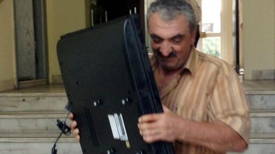 Başkan Akaydın'ın makam odasındaki eşyalara haciz