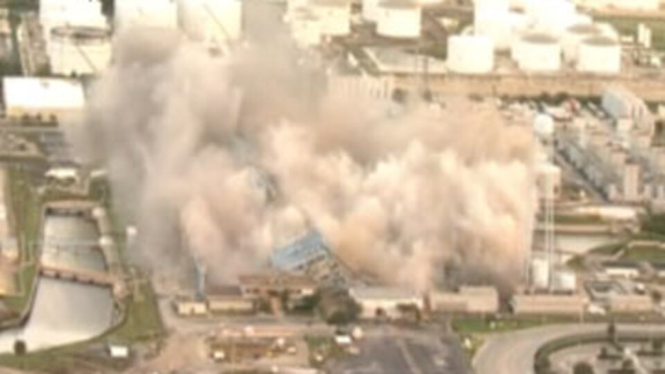 Dev santral yerle bir oldu