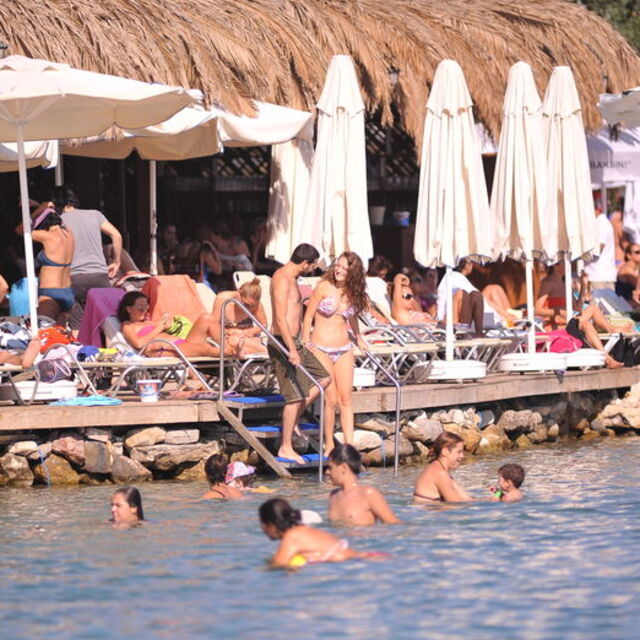 Elifcan sevgilisiyle tatilde