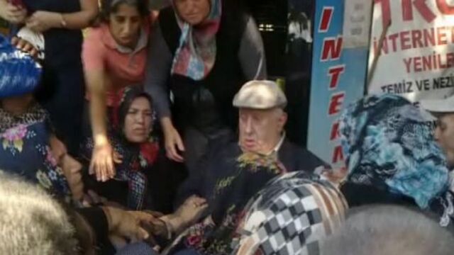 Eyüp Sultan'da 'para dağıtan adam' izdihamı