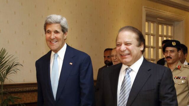Kerry Pakistan'da