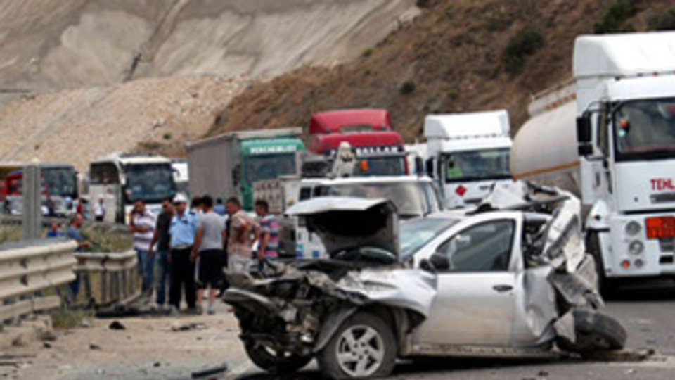 Hızlı tren inşaatında feci kaza!